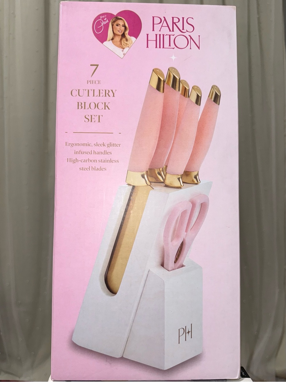 New Paris Hilton 7 Piece Cutlery Block set